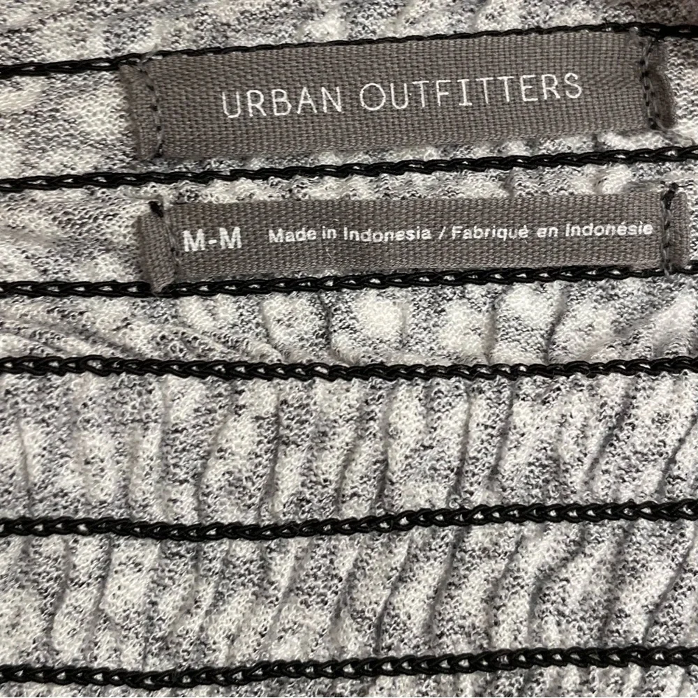 Urban Outfitters Floral Top - Picture 10 of 13